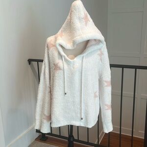 Super soft and comfy!! POL V-Neck Hooded Sweater ⭐️